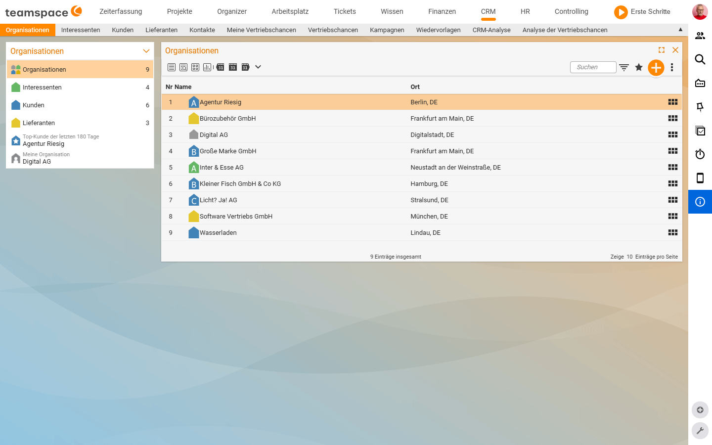 Listen-Tab Organisationen mit Sidebar-Filtern und CRM-Untermenü