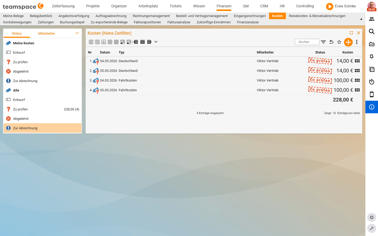 Liste Kosten mit linker Sidebar (Tabs Status/Mitarbeiter) und Status-Filtern Entwurf, Zu prüfen (228,00 / 4), Abgelehnt, Zur Abrechnung; Spalten Nr, Datum, Typ, Mitarbeiter, Status, Kosten mit vier Belegen von Viktor Vertrieb