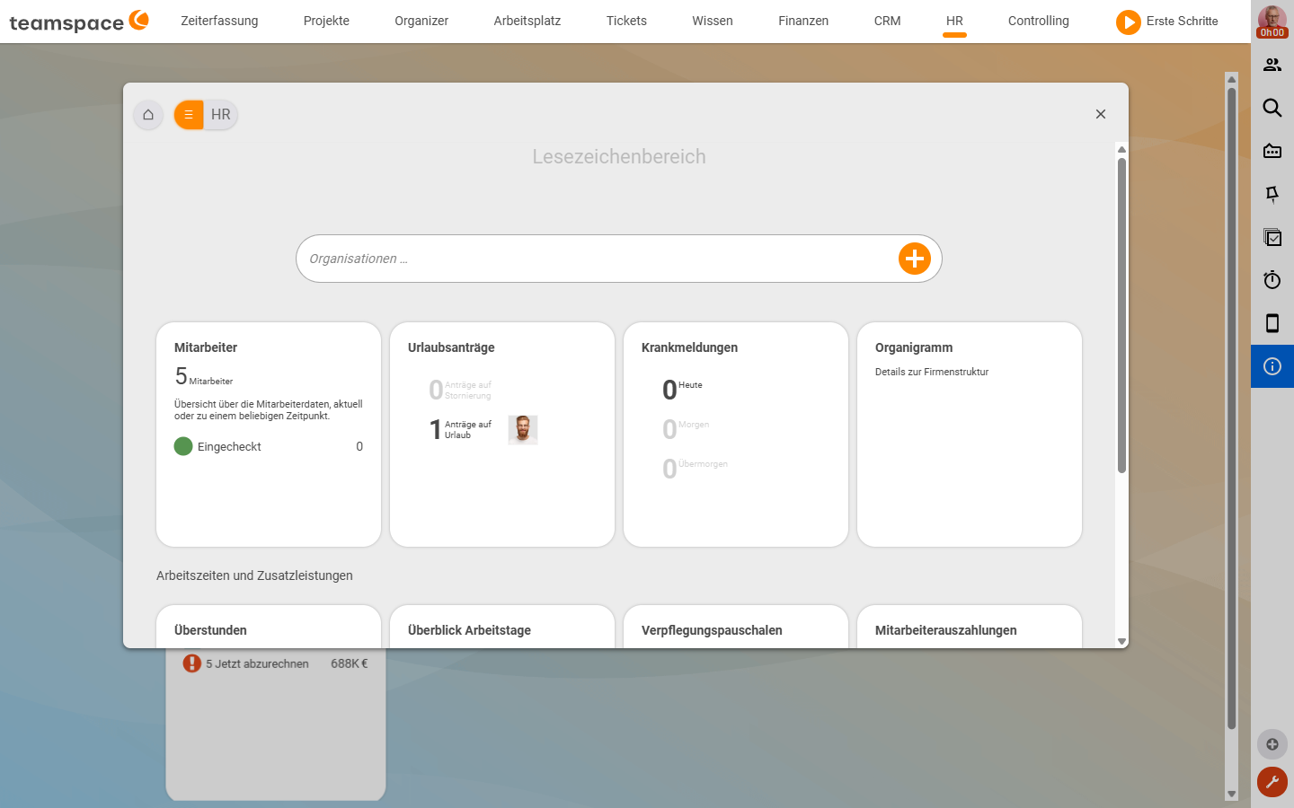HR-Modul-Modal mit Kacheln Mitarbeiter (5), Urlaubsanträge, Krankmeldungen, Organigramm und der Sektion Arbeitszeiten und Zusatzleistungen mit Überstunden, Überblick Arbeitstage, Verpflegungspauschalen, Mitarbeiterauszahlungen