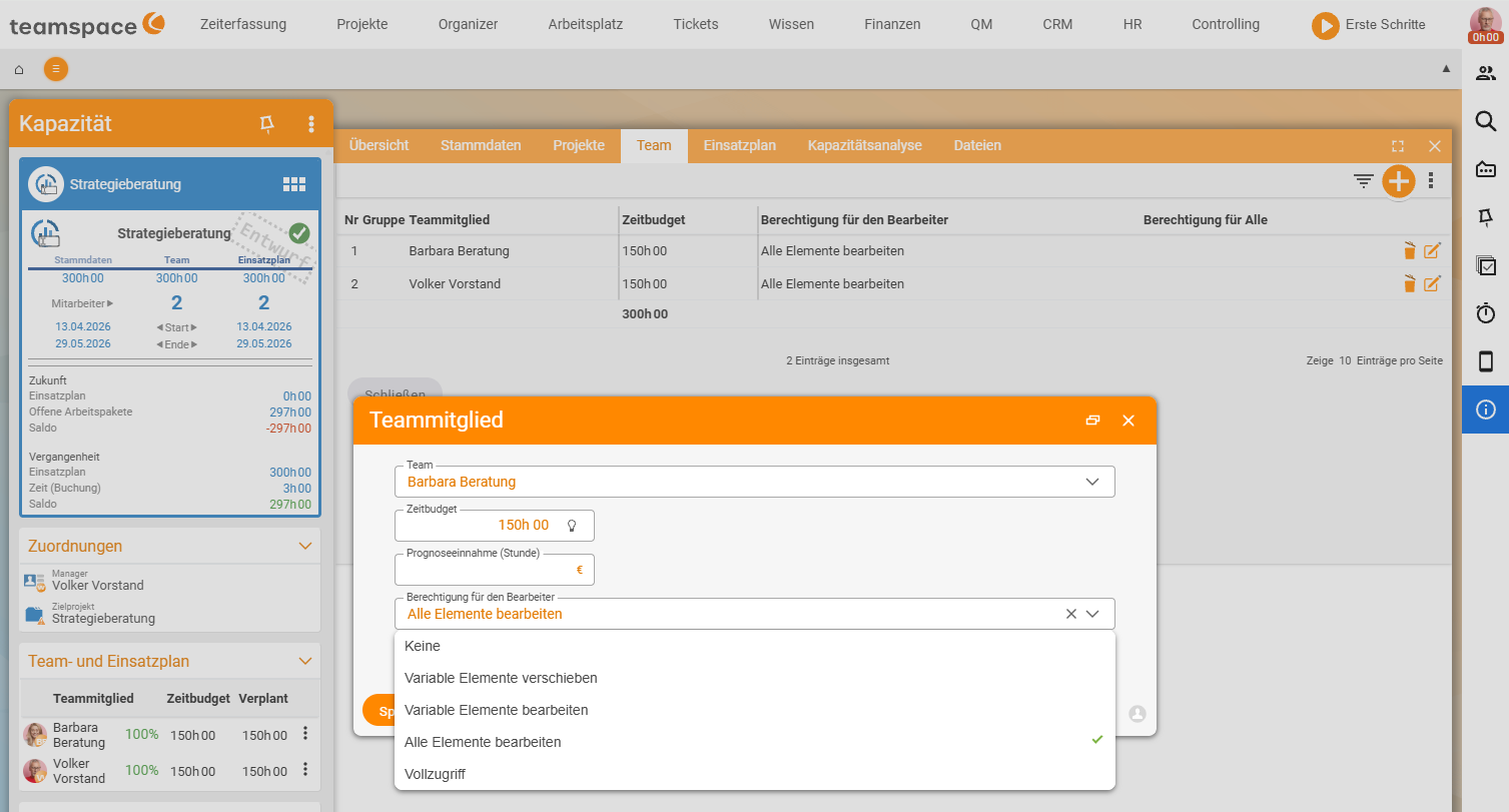 Reiter „Team“ einer Kapazität mit geöffnetem Dialog „Teammitglied“: aufgeklapptes Drop-down „Berechtigung für den Bearbeiter“ mit den Stufen Keine, Variable Elemente verschieben, Variable Elemente bearbeiten, Alle Elemente bearbeiten und Vollzugriff