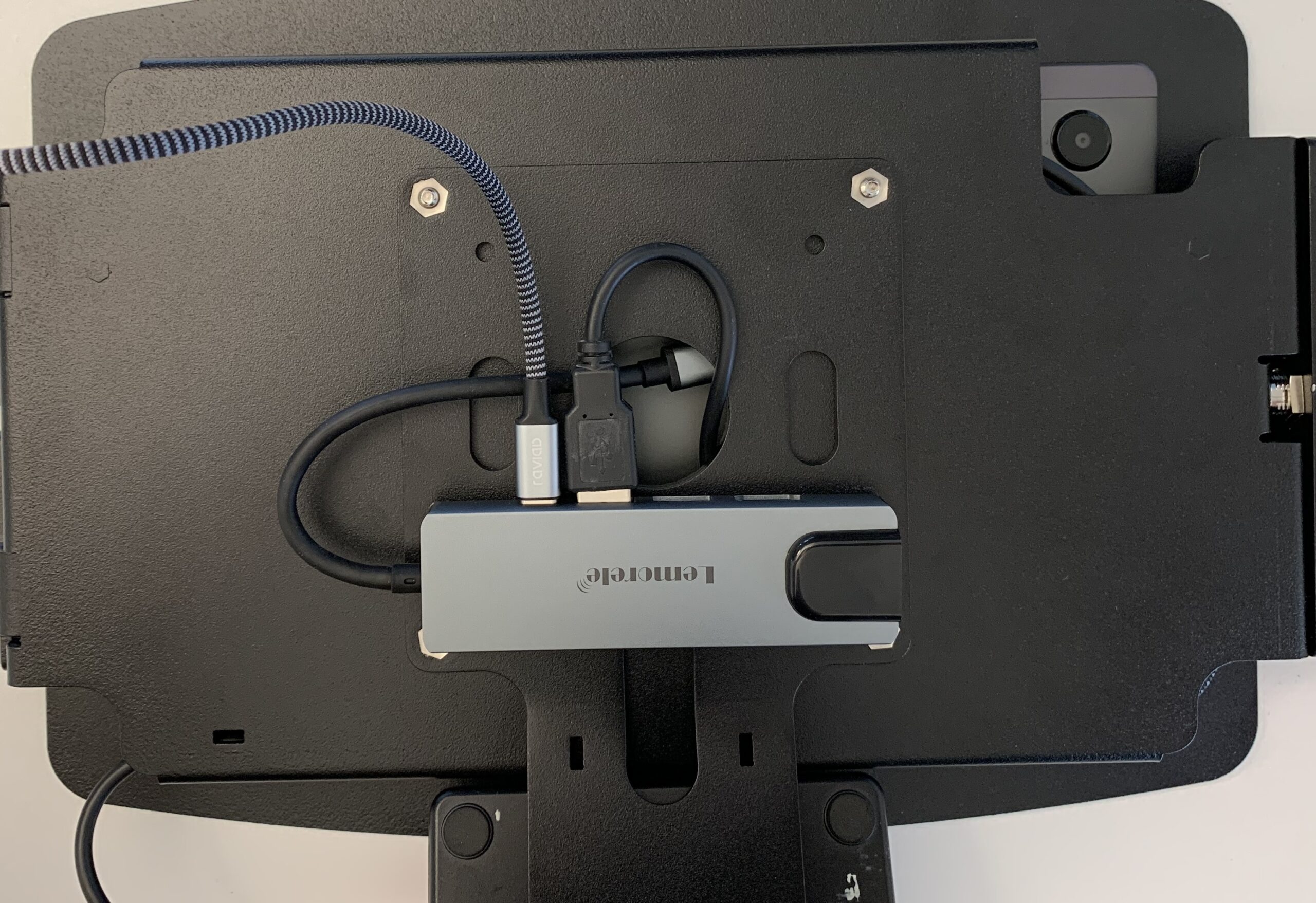 Das fertig verkabelte Terminal von der Rückseite